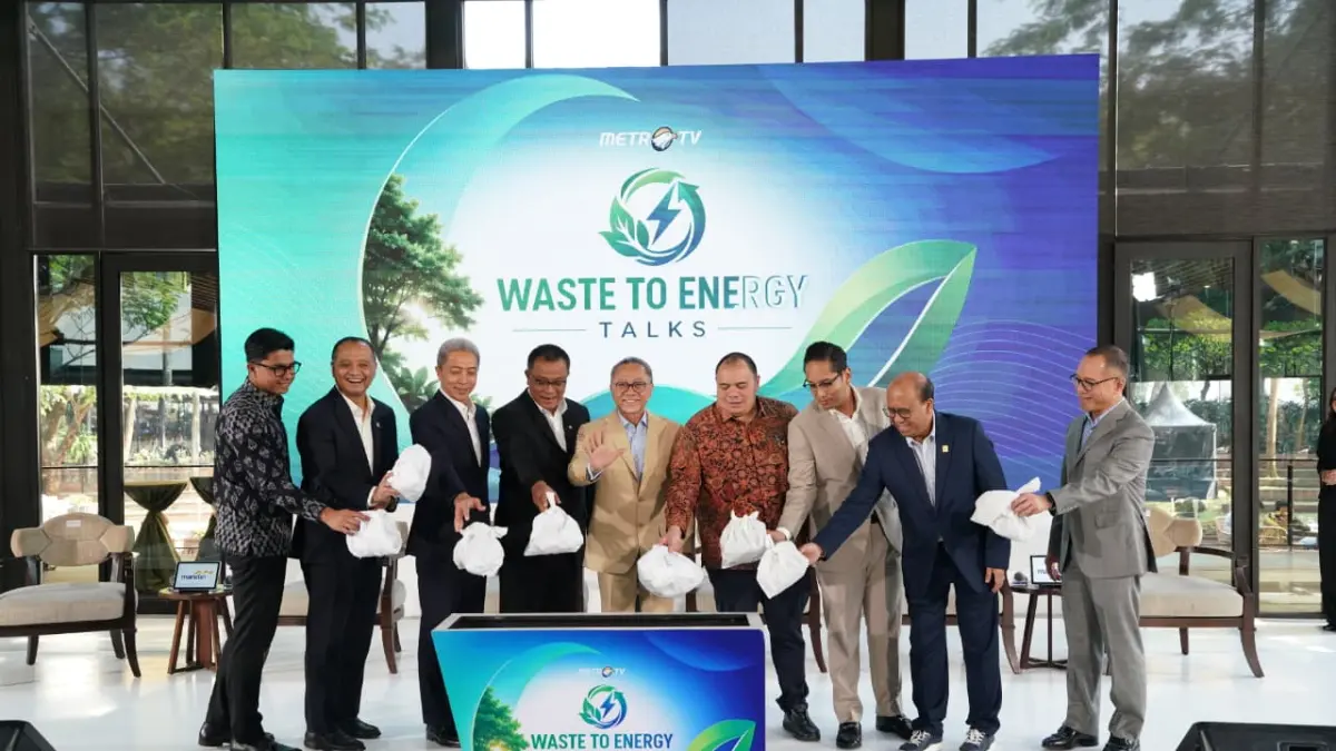 ENERGI HIJAU: Sesi seremoni pembuangan sampah pada tempatnya dalam acara 