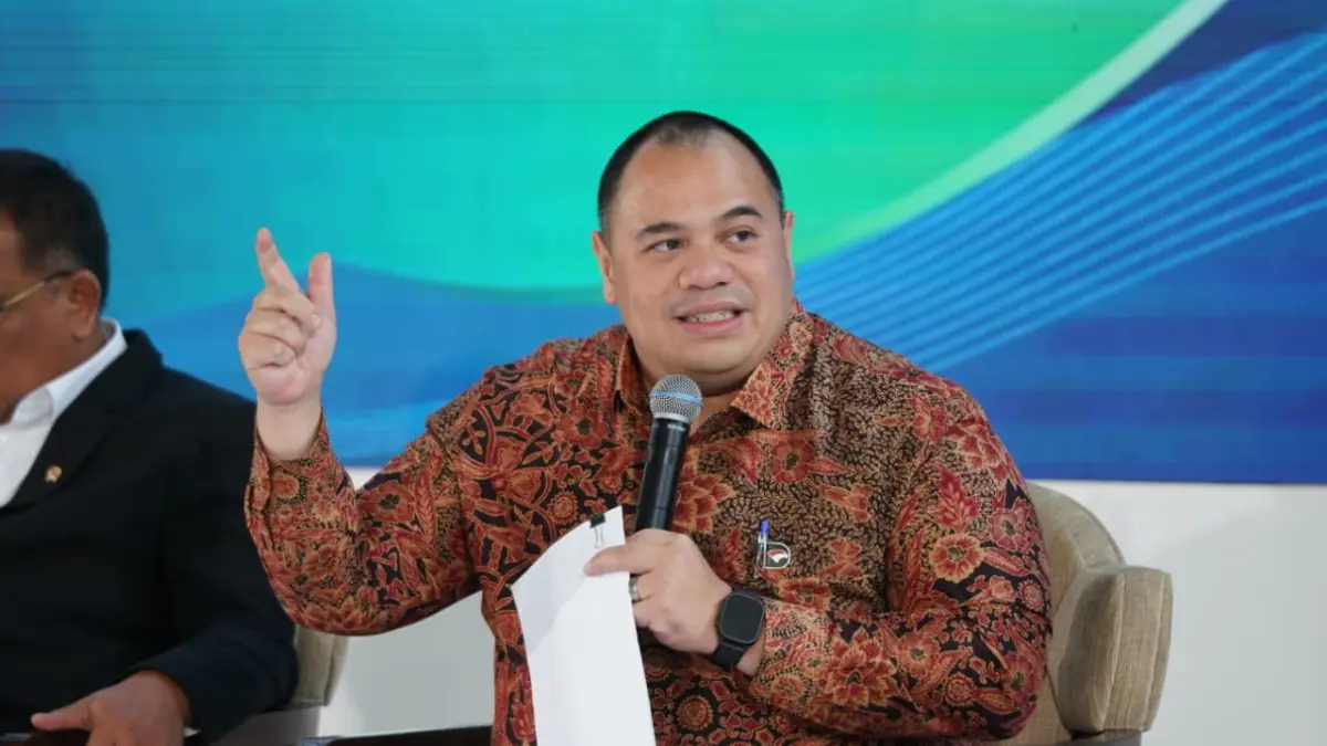 JELASKAN: Chief Investment Officer BPI Danantara, Pandu Sjahrir, saat memaparkan tingginya antusiasme pasar terhadap proyek PSEL yang dinilai sebagai proyek pengelolaan sampah menjadi energi terbesar di dunia, serta menarik minat besar dari berbagai institusi finansial dan investor global yang berlomba-lomba untuk menanamkan modal.