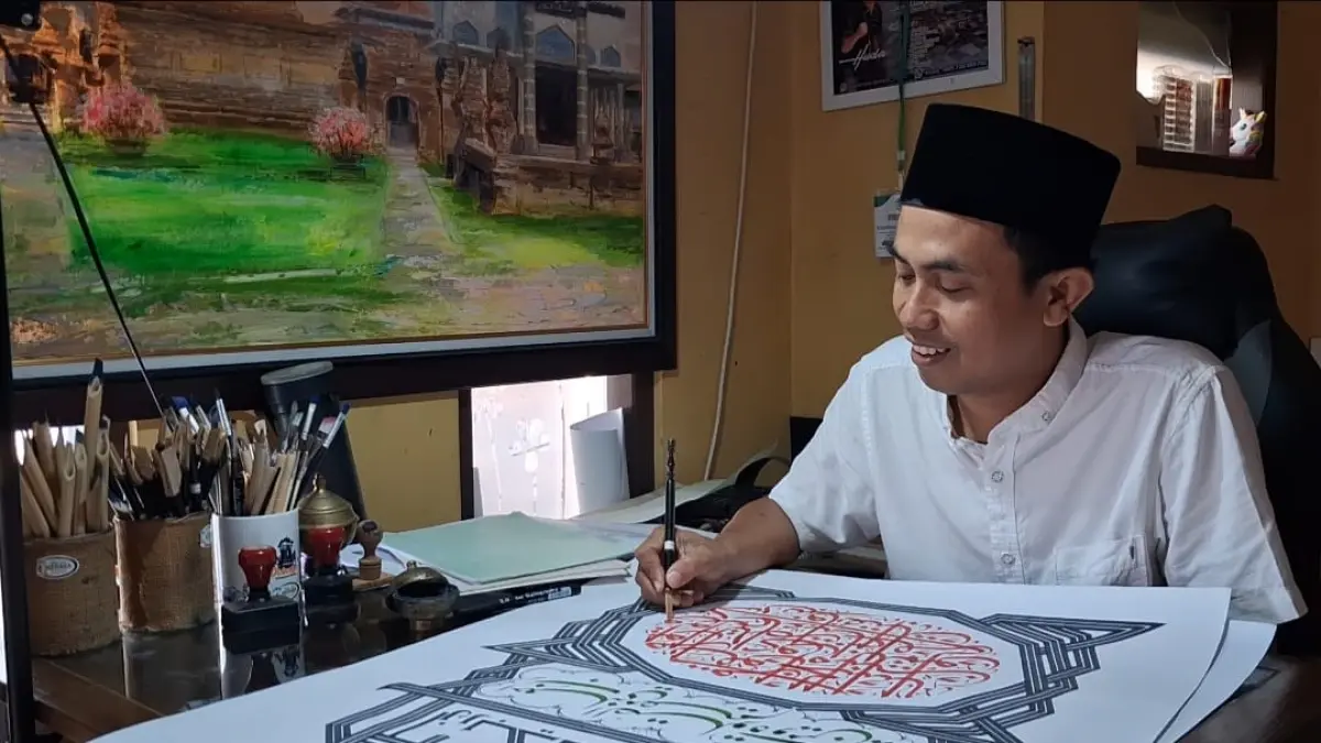Kak Huda Pemilik Galery Seni Menara Kudus