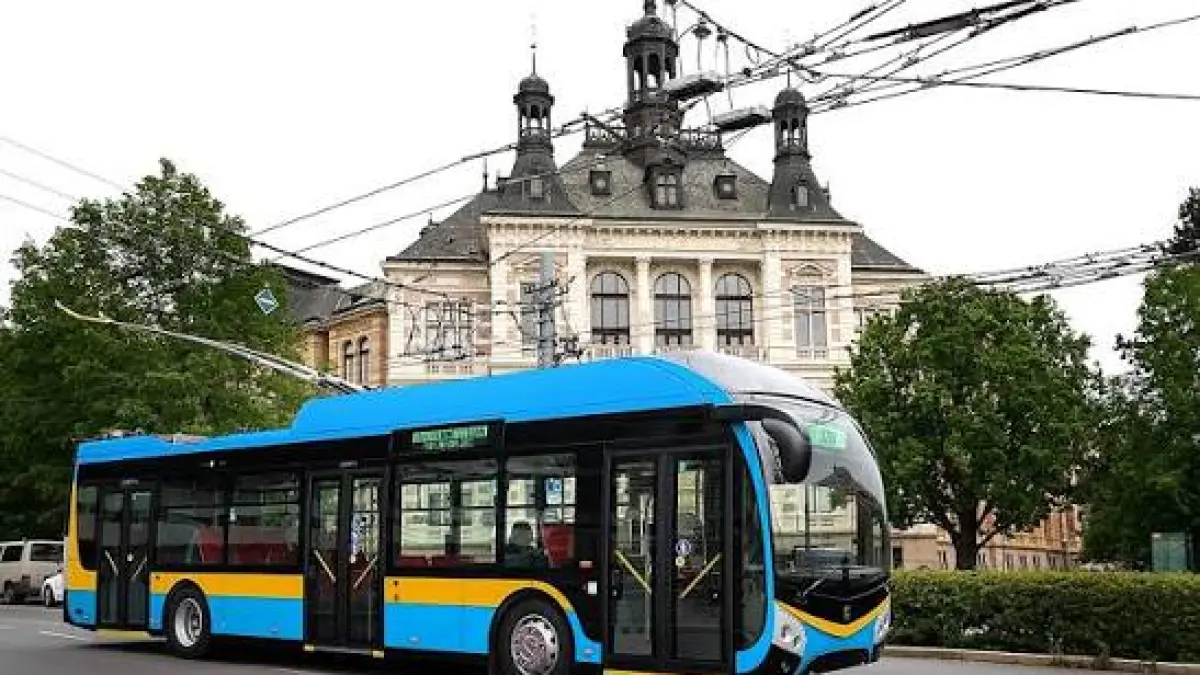 Kota Esslingen Perkuat Armada Bus Listrik dengan Teknologi Dual-Mode Skoda.