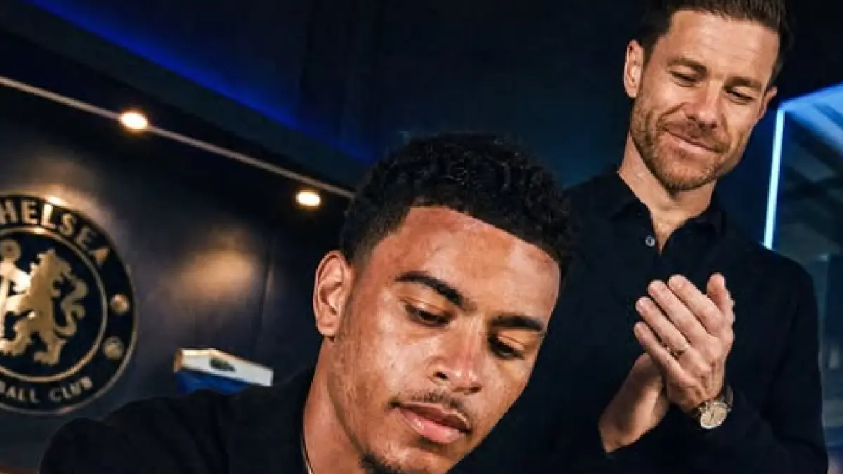 Rekor baru pecah: Morgan Rogers resmi jadi pemain Inggris termahal sepanjang sejarah usai gabung Chelsea seharga £117 juta!
Tolak Arsenal, pilih reuni bareng sahabatnya Cole Palmer di bawah asuhan Xabi Alonso!