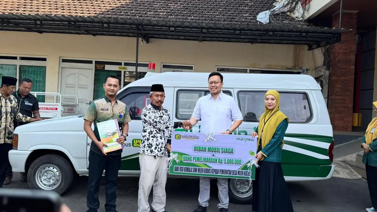 RSU Kumala Siwi Hibahkan Mobil Siaga kepada Pemdes Mijen.