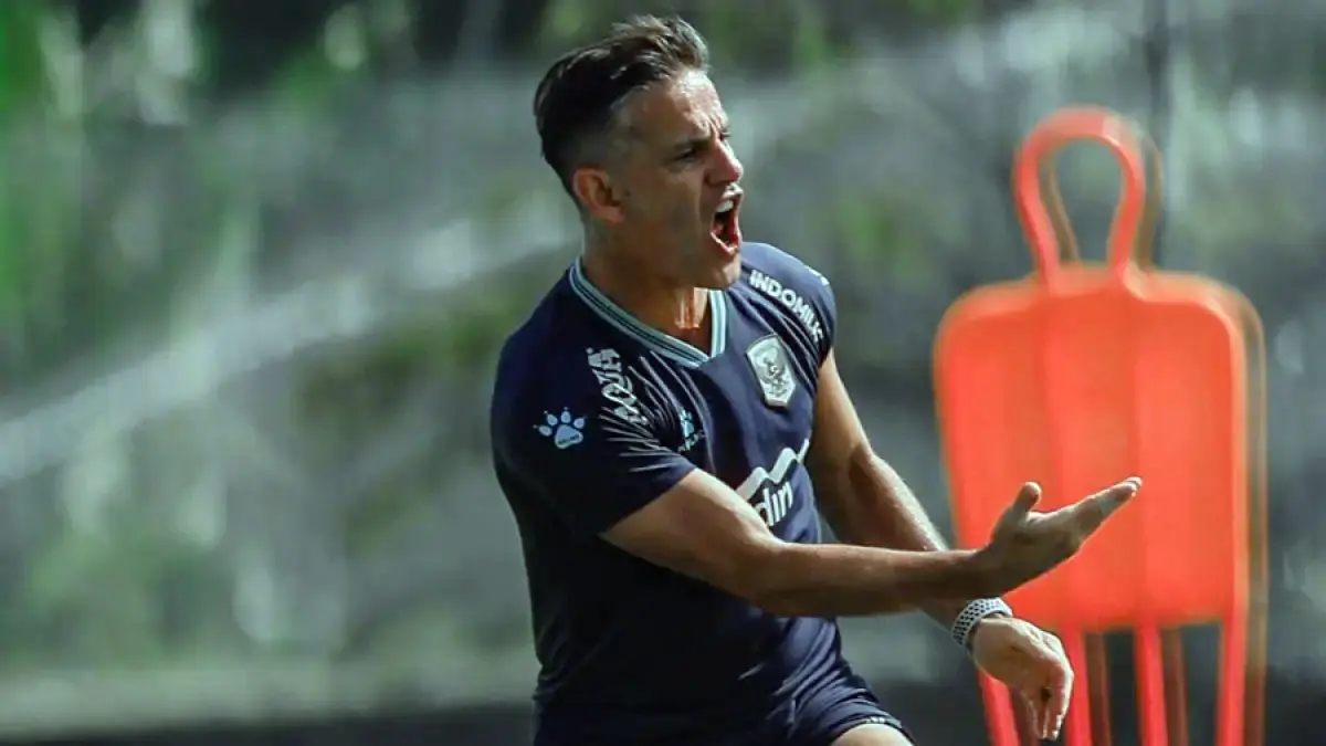 Pelatih Timnas Indonesia John Herdman puas setelah Skuad Garuda mengalahkan Bali United 3-0 dalam laga uji coba jelang ASEAN Championship Hyundai Cup 2026 di Gianyar, Bali. (Timnas Indonesia)