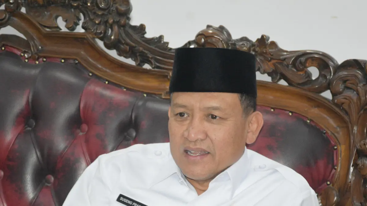 BERIKAN KETERANGAN – Wakil Bupati Grobogan Sugeng Prasetyo memberikan keterangan kepada awak media. 