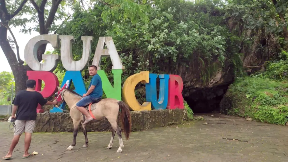 IKONIK: Gua Pancur memiliki keindahan tersendiri yang khas sebagai wisata potensial di Pati. (ACHMAD ULIL ALBAB/RADAR KUDUS)