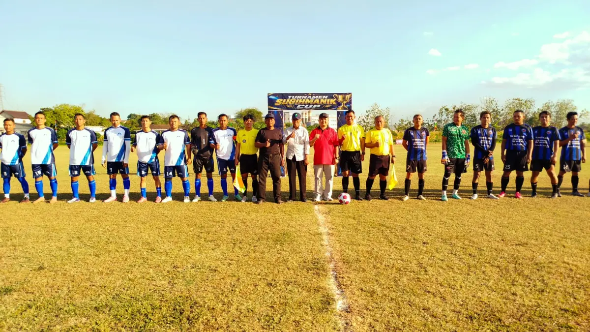 PERTANDINGAN: PT ALIB Club saat ikut tampil di Turnamen Sepak Bola Sugihmanik Cup U-34/2026 di Stadion Bumi Sugihmanik, Kecamatan Tanggungharjo.