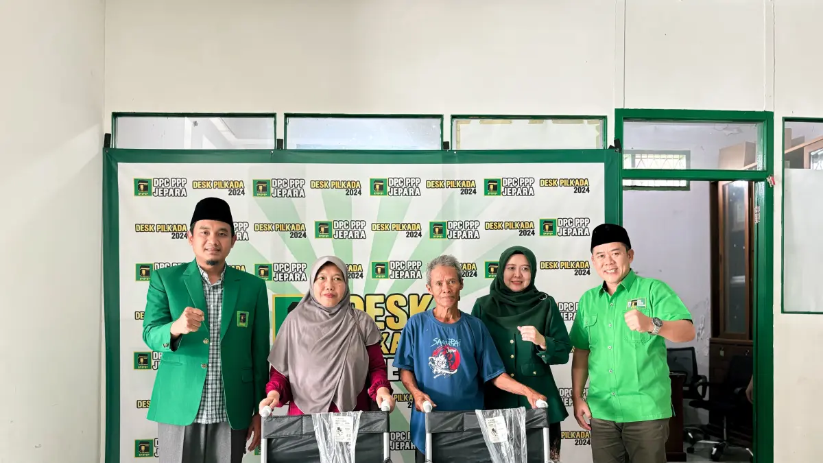 PEDULI: DPC PPP Jepara mengawali kepengurusan baru dengan aksi sosial dan rapat perdana. 