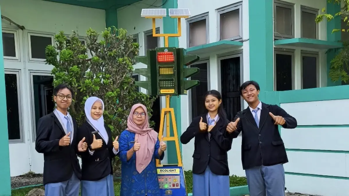 INOVASI: Kelompok inovasi  SMAN 1 Blora membuat alat lampu lalu lintas portable dan mengikuti ajang kreatifitas dan inovasi.