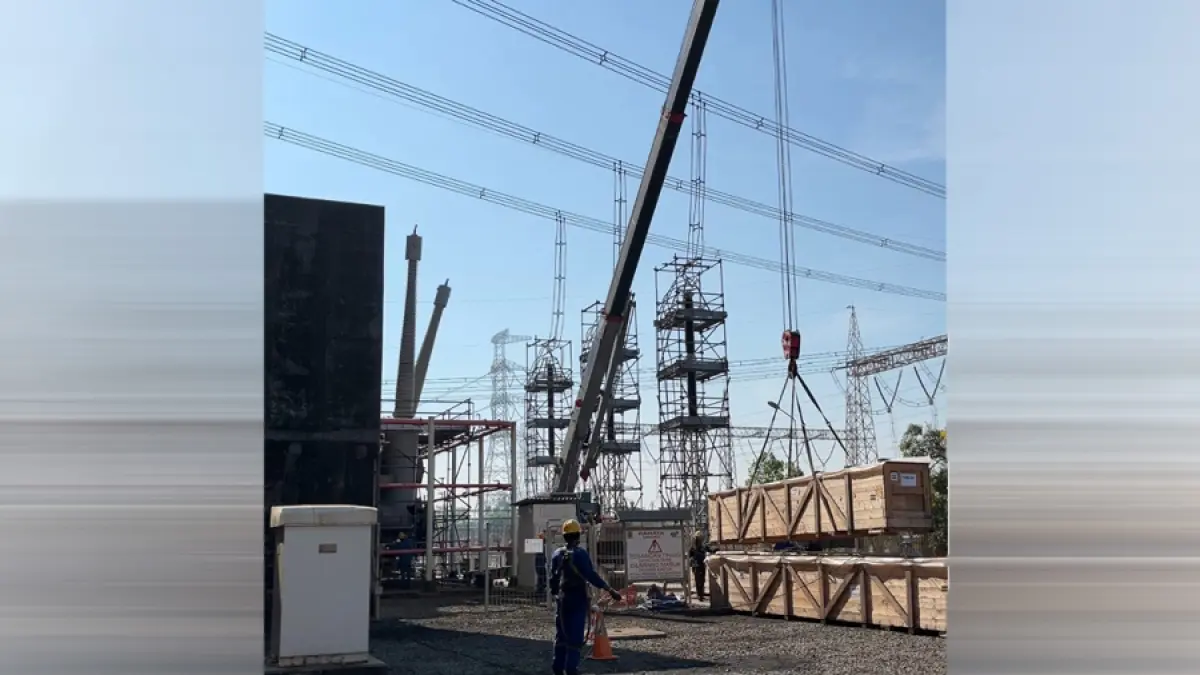 Foto ilustrasi: Aktivitas pendukung penggantian high voltage bushing pada transformator Unit 1 PLTU Tanjung Jati B.