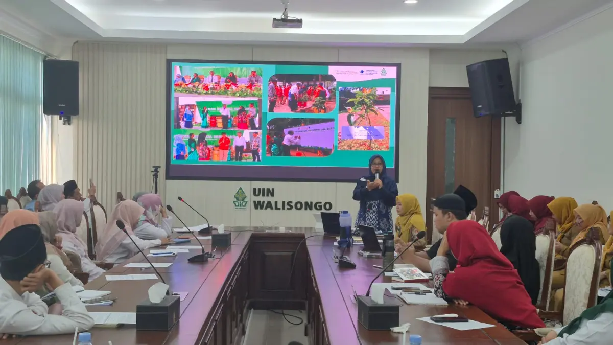 DISKUSI: Program Studi Teknik Lingkungan Fakultas Sains dan Teknologi (FST) UIN Walisongo Semarang seminar "Perkuat Pengabdian, Prodi Ajak Sekolah/Madrasah Terapkan Zero Waste dan Sirkular Ekonomi" yang digelar di Kampus UIN Walisongo Semarang, Senin (3/8).