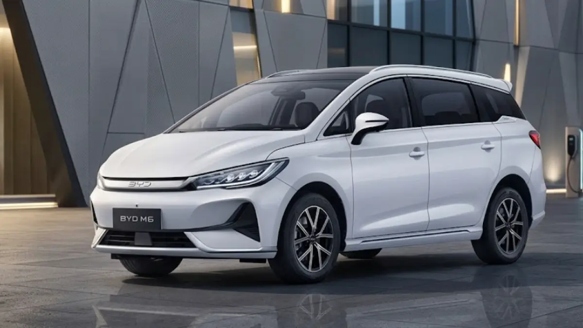 BYD M6 EV
