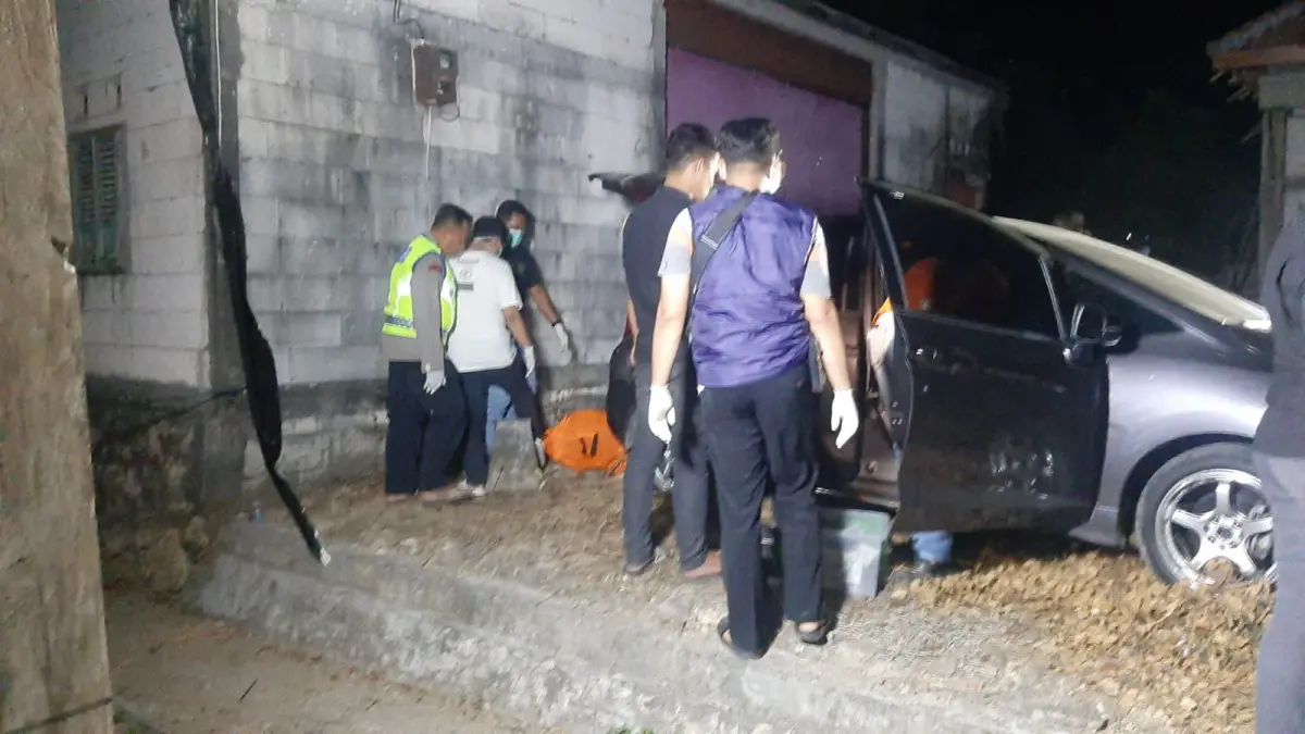 Penemuan mayat di dalam mobil Honda Jazz di Desa Trisari, Kecamatan Gubug pada Kamis malam (6/8)