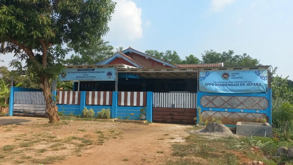 SEPI: Kondisi SPPG Bandengan 5 tampak sepi pada Jumat (7/8) usai diberhentikan sementara sejurus dugaan keracunan guru-siswa di SMPN 2 Jepara. (FIKRI THOHARUDIN/RADAR KUDUS)&nbsp;