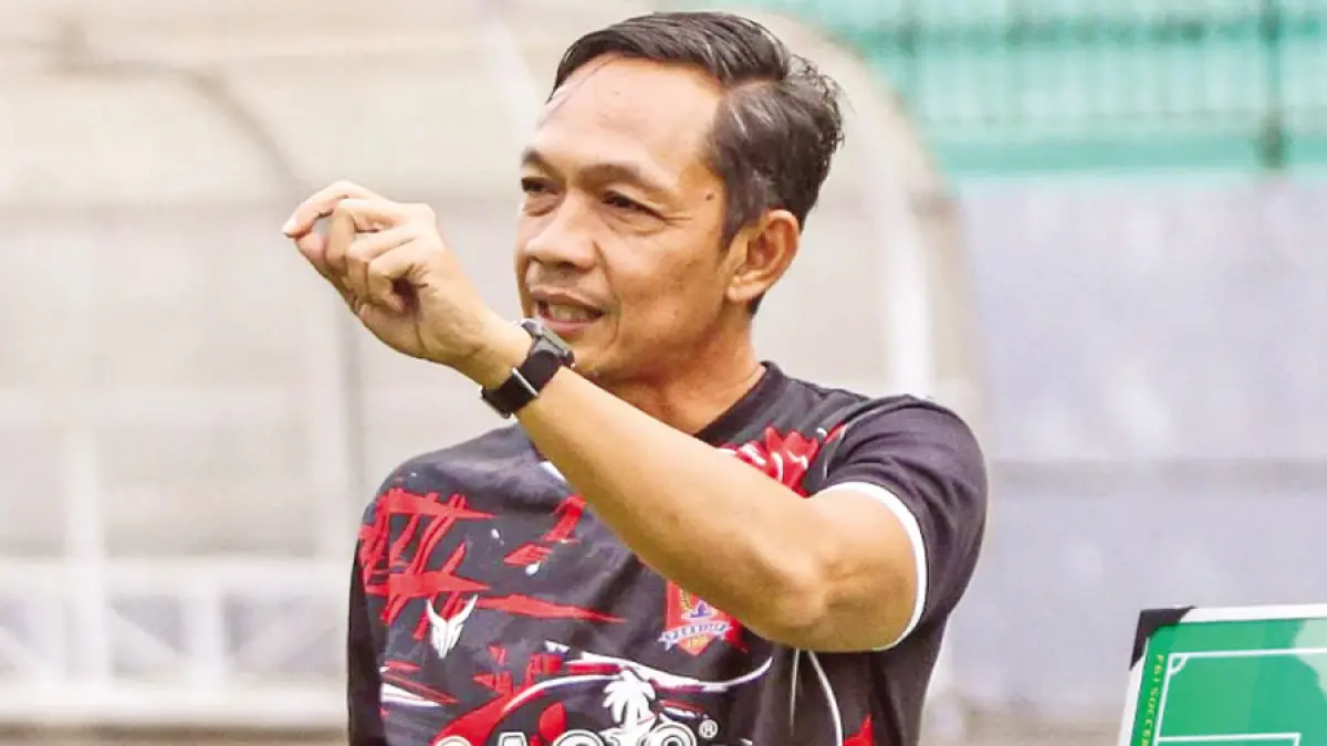 KIAN DEKAT: Sosok Kahudi Wahyu saat melatih&nbsp;Persijap Jepara. (ILEAGUE UNTUK RADAR KUDUS)