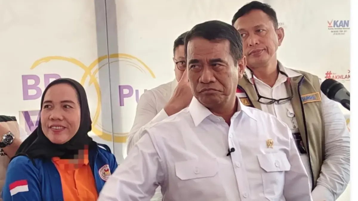 Menteri Pertanian, Andi Amran meminta agar Korwil KPPG Surabaya dicopot dari jabatannya karena tak melakukan penyerapan telur dari peternak, Surabaya, Selasa (11/8). (Novia Herawati/JawaPos.com)