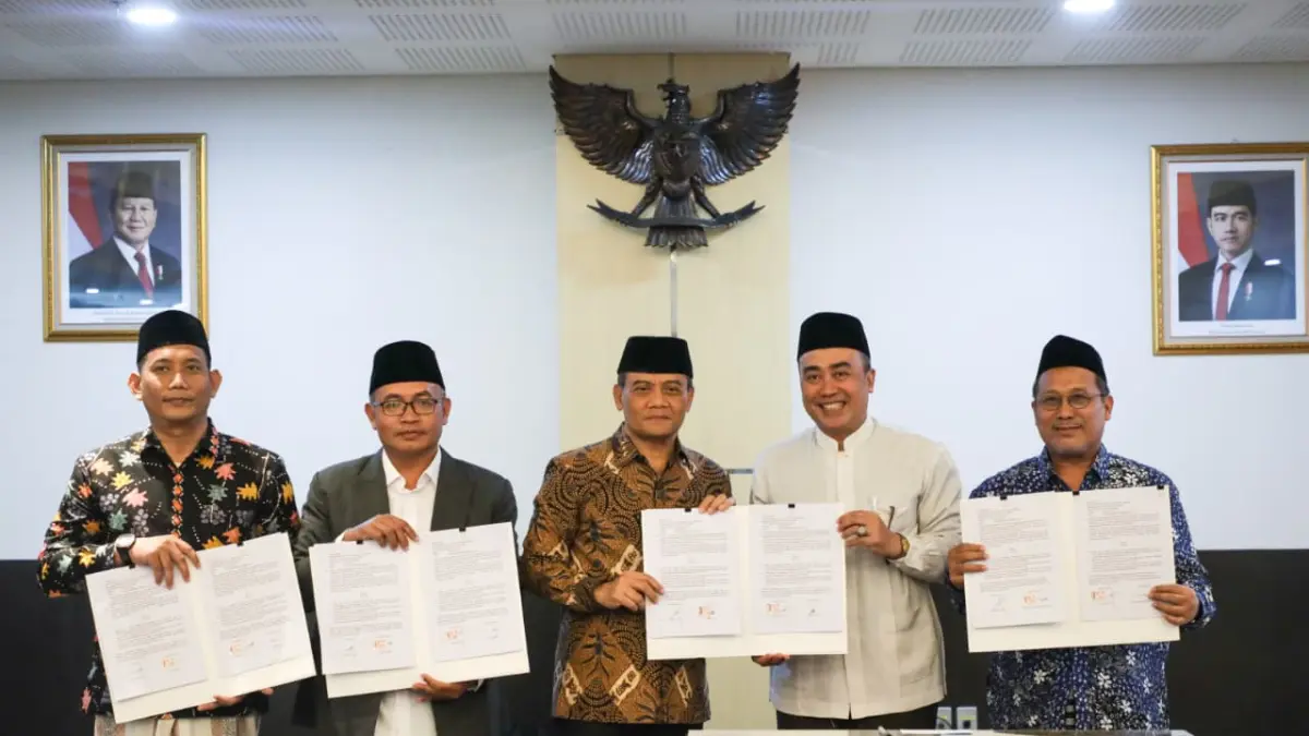 SINERGI: Penyerahan dan Pembekalan Beasiswa Santri dan Pengasuh Pesantren Tahun 2026 serta Penandatanganan Naskah Kerjasama antara Pemerintah Provinsi Jawa Tengah dengan Ma