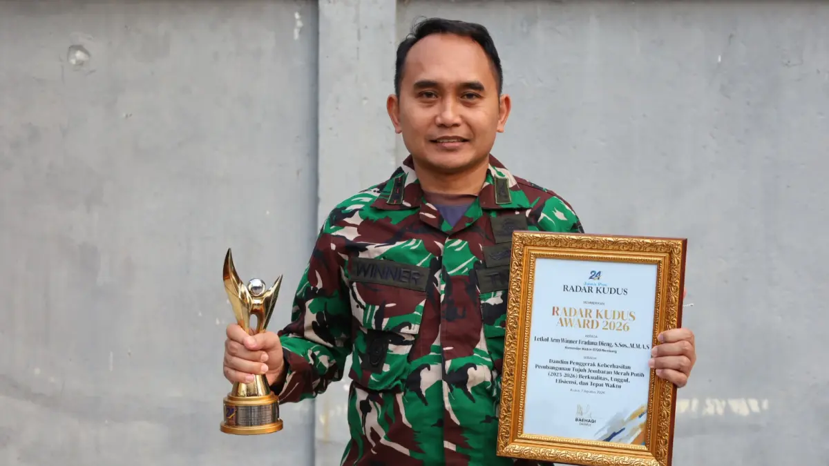 PENDIM REMBANG/RADAR KUDUS
APRESIASI: Dandim 0720/Rembang Letkol Arm Winner Fradana Dieng dianugerahi penghargaan Radar Kudus Award 2026. 
