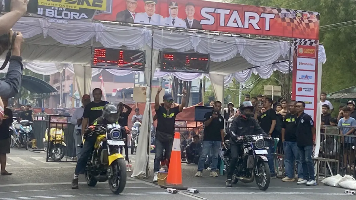 BALAPAN: DWS Dragbike Championship 2026 yang digelar di Sirkuit Non Permanen Jalan Pemuda, Kabupaten Blora. (ARIF FAKHRIAN KHALIM/RADAR KUDUS)
