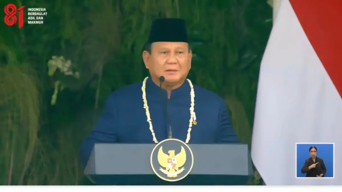 Presiden Prabowo Subianto memimpin Upacara Detik-detik Proklamasi HUT ke-81 RI di Istana Merdeka, Jakarta, Senin (17/8). (Tangkapan layar YouTube Setpres)