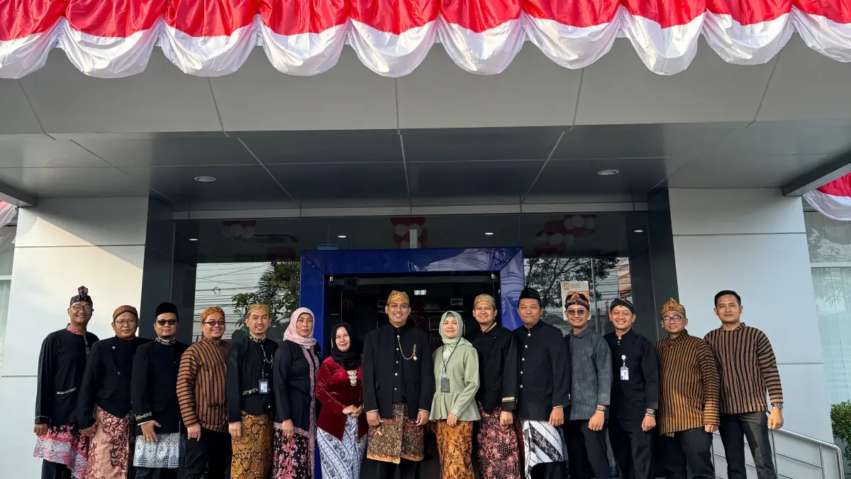 Seluruh Insan Brilian BRI Branch Office Rembang sesuai menggelar upacara HUT ke-81 RI.