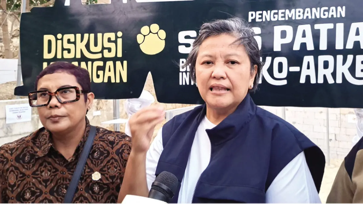 KAWAL: Wakil Ketua MPR RI sekaligus anggota DPR RI Lestari Moerdijat, (kanan) mendiskusikan terkait Situs Patiayam, Sabtu (15/8). (ANDIKA TRISNA SAPUTRA/RADAR KUDUS)