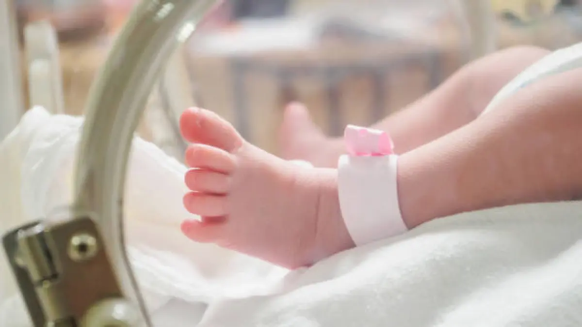Kisah Haru Bayi Perempuan 