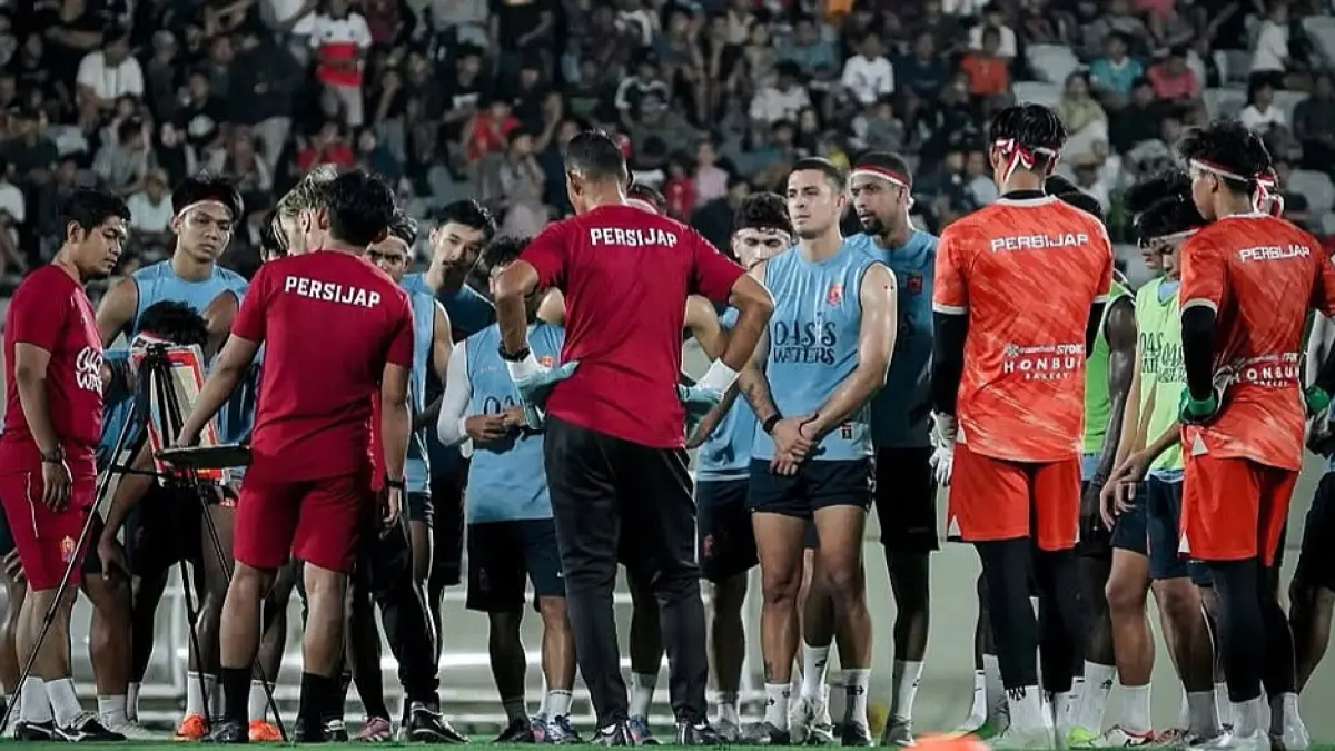 INTENS: Pemain anyar Persijap Jepara tengah menggelar latihan bersama Head Coach Juan Cortes.&nbsp;(MO PERSIJAP JEPARA UNTUK RADAR KUDUS)
