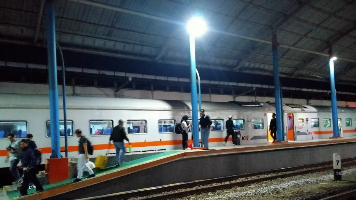 RAMAI: Situasi Stasiun Ngrombo yang kian jadi favorit warga Kabupaten Grobogan.