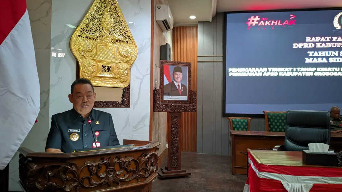 BACAKAN JAWABAN – Bupati Grobogan Setyo Hadi membacakan sambutan dalam Rapat Paripurna ke-23 DPRD Kabupaten Grobogan, Rabu (26/8/2026).