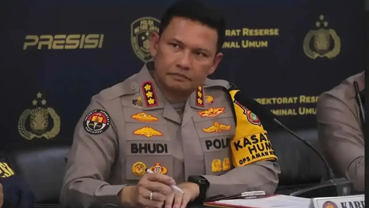 Kabid Humas Polda Metro Jaya Kombes Budi Hermanto saat menyampaikan keterangan kepada awak media di Jakarta pada Kamis (27/8). (Polri)