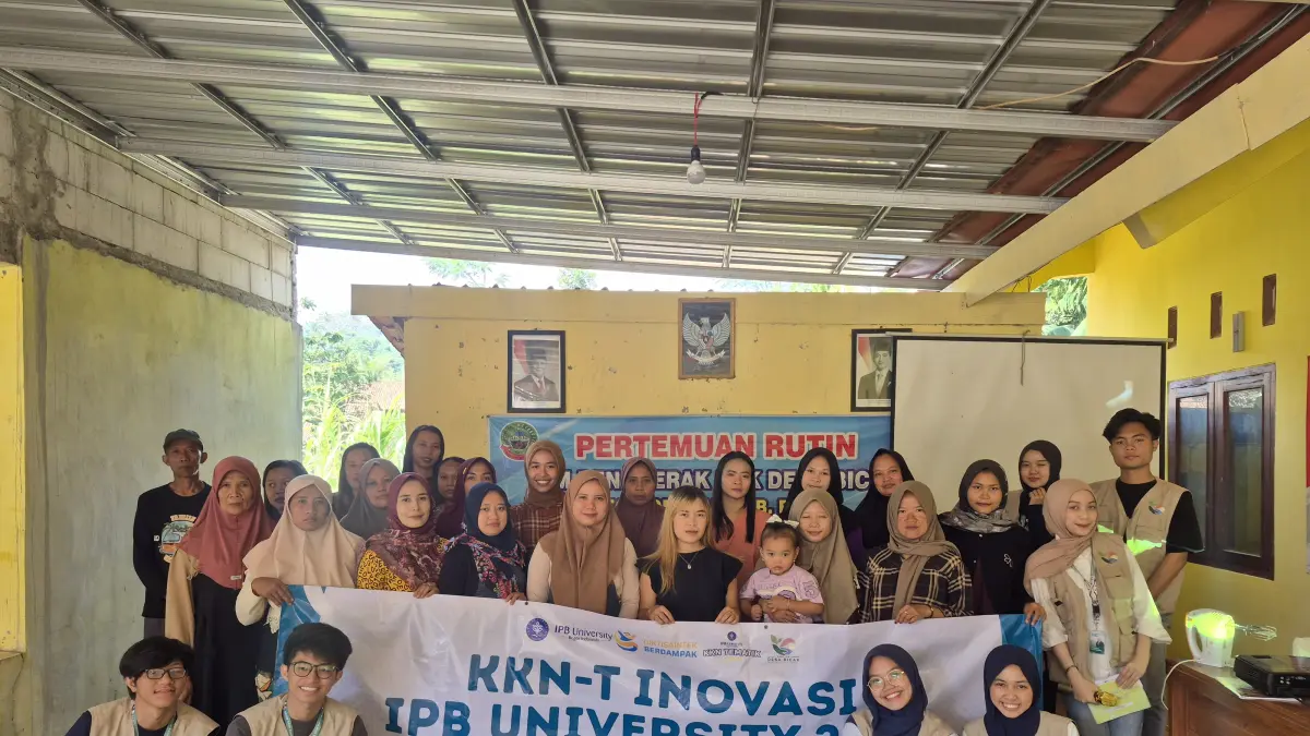 Mahasiswa KKN IPB University Kembangkan Potensi Pangan Lokal Desa Bicak dengan mengelola alpukat menjadi es krim