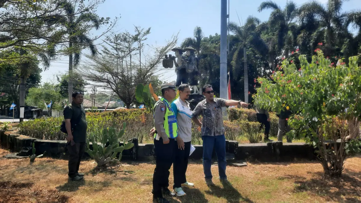 MUTUAL CHECK: Tim gabungan saat melakukan mutual check-0 di Tugu Tani.