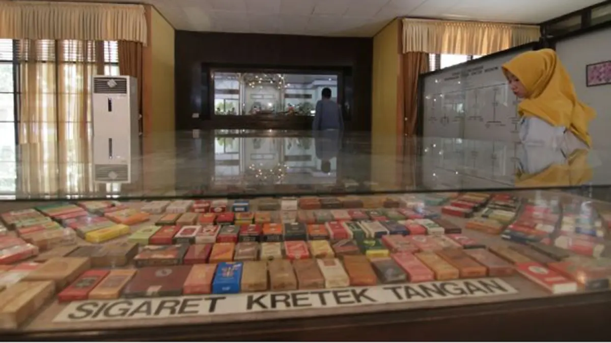 SEJARAH ROKOK: Museum Kretek Kudus menyajikan cerita sejarah pembuatan rokok kretek. (DONNY SETYAWAN/RADAR KUDUS)