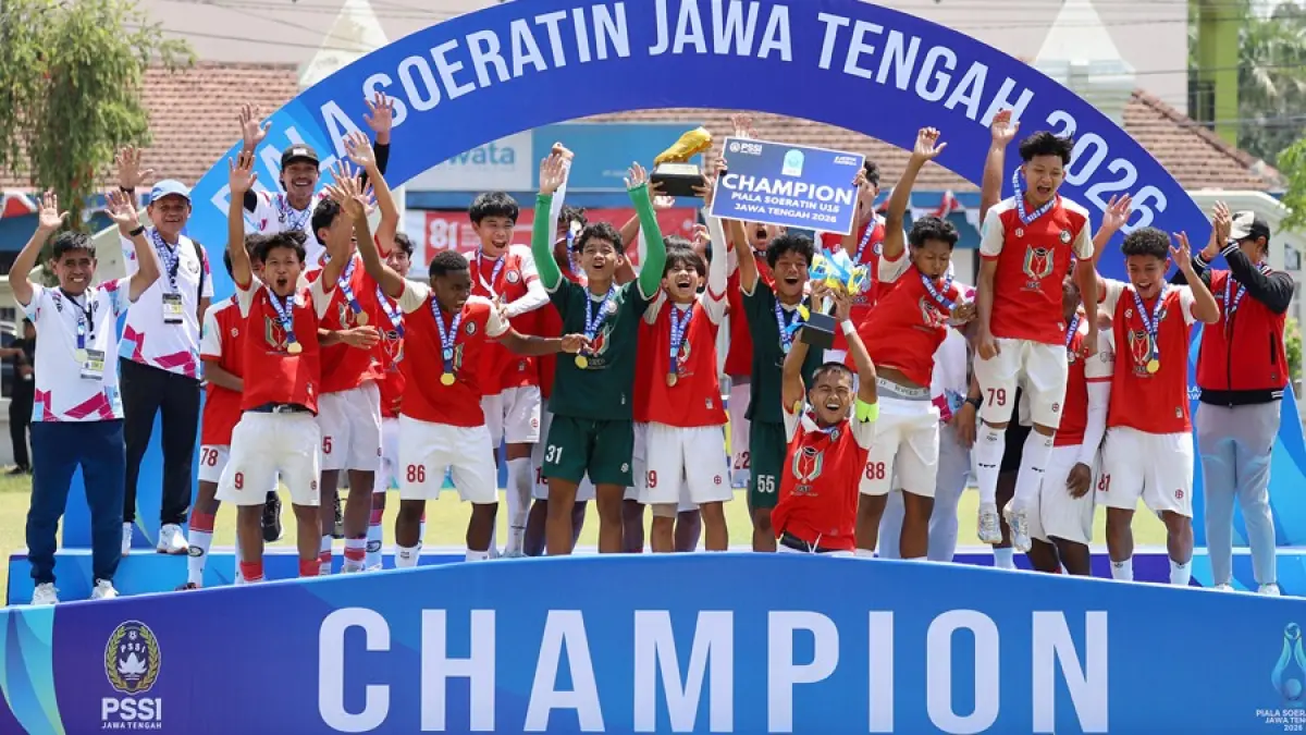 CHAMPION: Anak-anak Safin Pati Sports School U-15 meraih juara di event Piala Soeratin Jawa Tengah. (SPSS UNTUK RADAR KUDUS)
