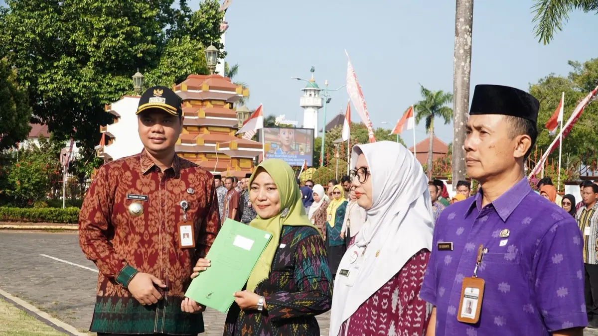 TUGAS: Sebanyak 219 kepala sekolah TK, SD, dan SMP di Jepara menerima SK penugasan dan mutasi.