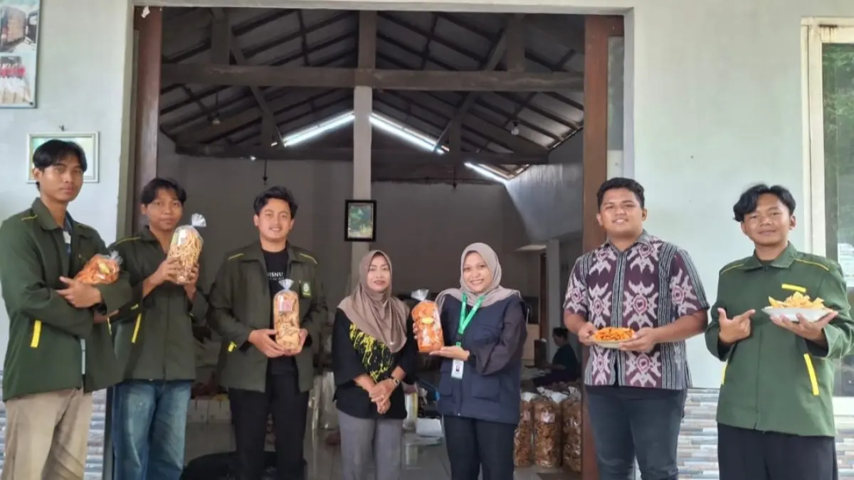 KKN UNISNU XXI Mandiri mendampingi UMKM Semoga Ria Jaya Desa Plajan memperkuat legalitas, branding, administrasi, perpajakan, dan sertifikasi halal.