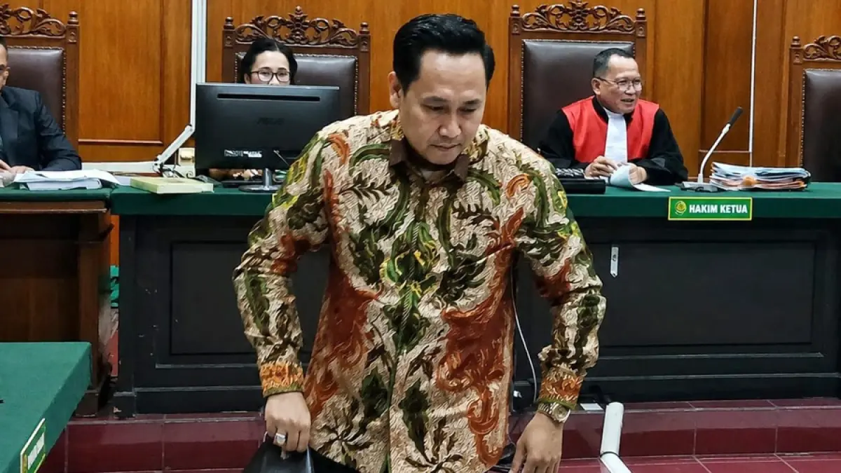 Ermanto Fahamsyah, ahli hukum perdata dari Universitas Negeri Jember dihadirkan dalam sidang gugatan yang diajukan PT Java Fortis Corporindo di Pengadilan Negeri Surabaya, Rabu (2/9/2026). (JAWA POS)