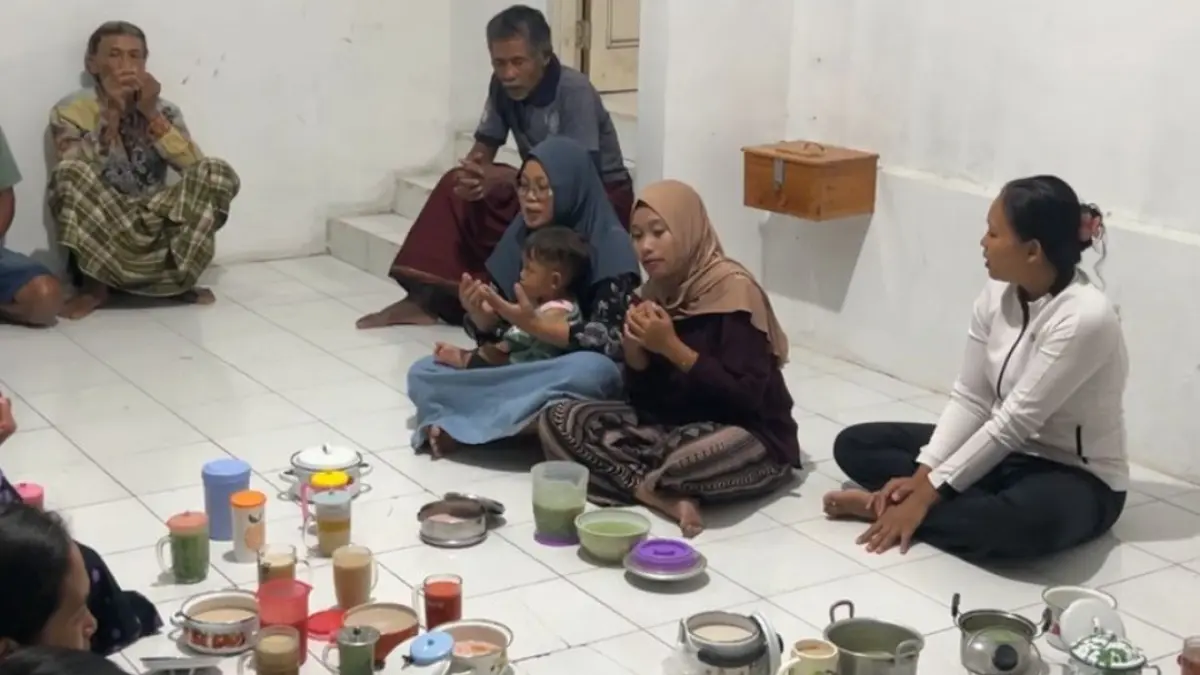 KOMPAK: Warga Dukuh Pekoso Desa Tempur Kecamatan Keling menggelar Bari