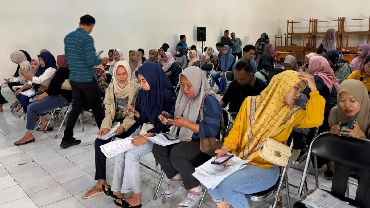 HADIR LEBIH DEKAT: Kepala Cabang BPJS Ketenagakerjaan Jepara Galuh menyapa dan mendengarkan keluhan, kebutuhan para peserta secara langsung.