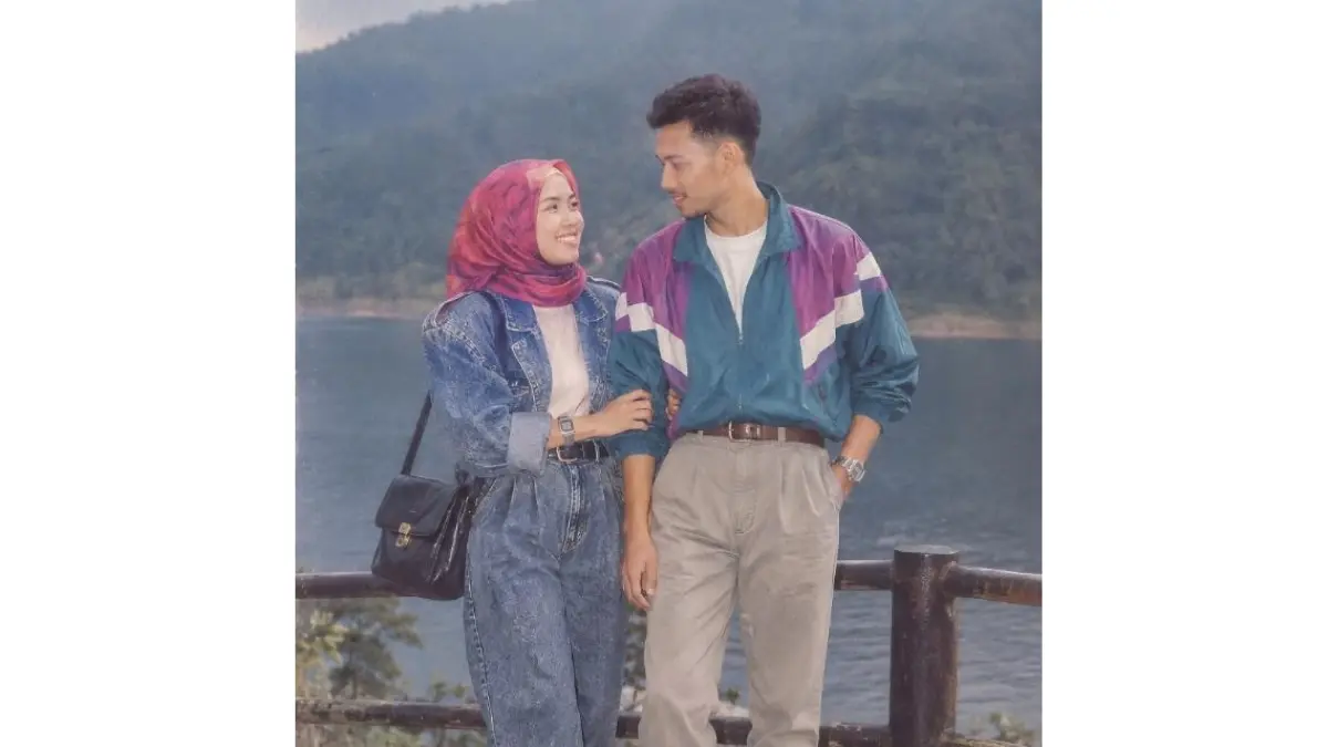 Contoh hasil prompt AI foto 80an.