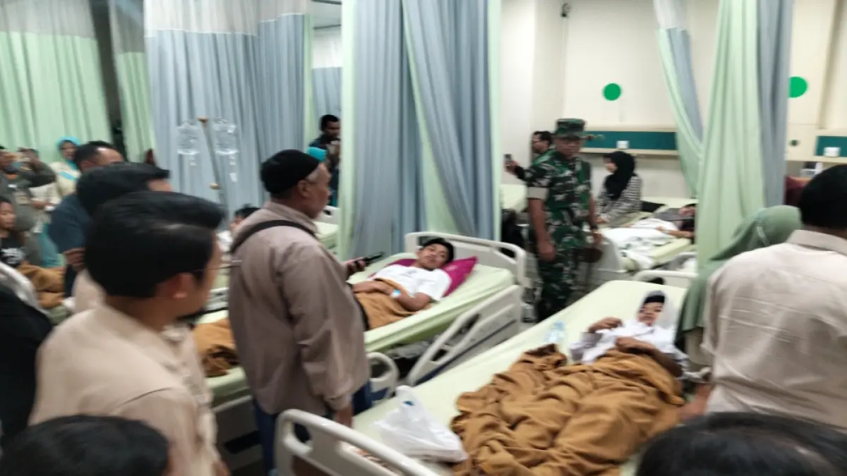 SAKIT: Siswa keracunan MBG dirawat di RS KSH belum lama ini.&nbsp;(ANDRE/RADAR KUDUS)