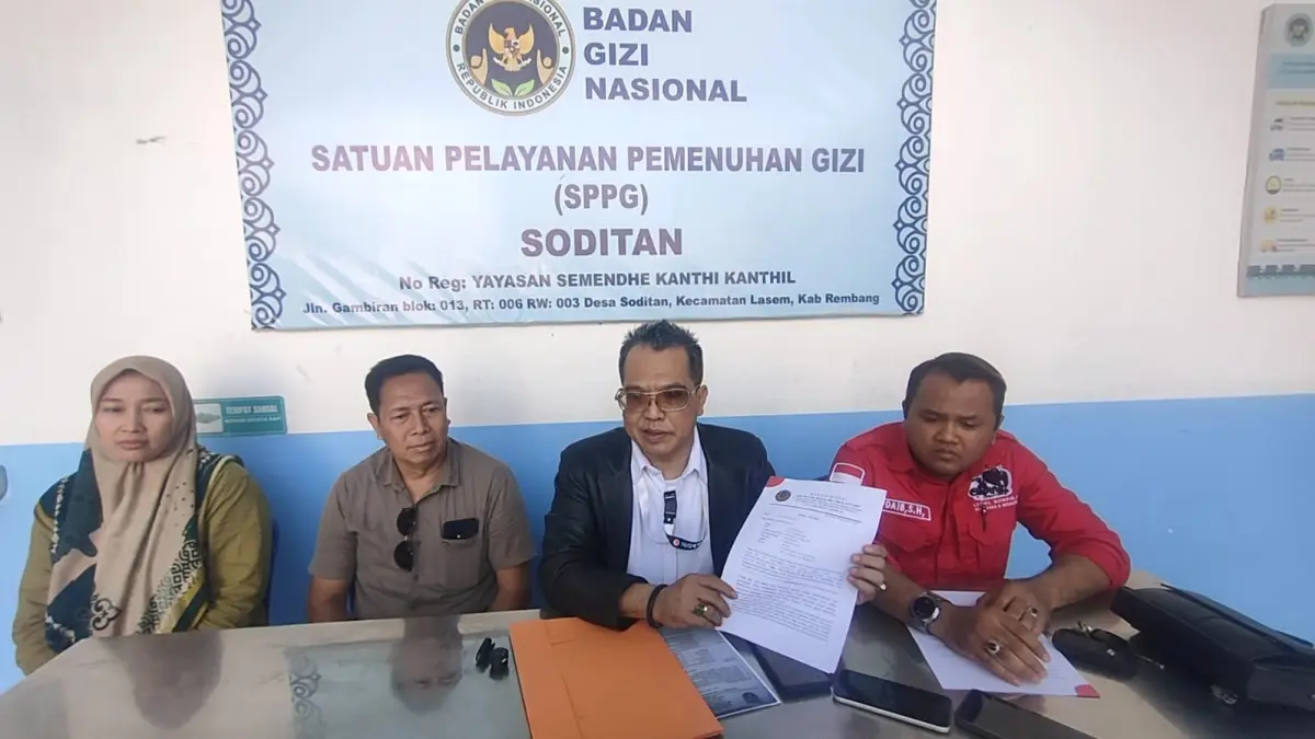 WISNU AJI/RADAR KUDUS
BERI PENJELASAN: Kuasa hukum SPPG Soditan Abdul Mun