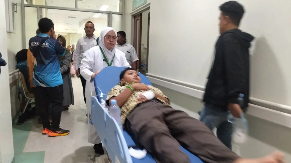 SAKIT: Siswa keracunan MBG dirawat di RSUD Soewondo belum lama ini. (ANDRE FAIDHIL FALAH/RADAR KUDUS)