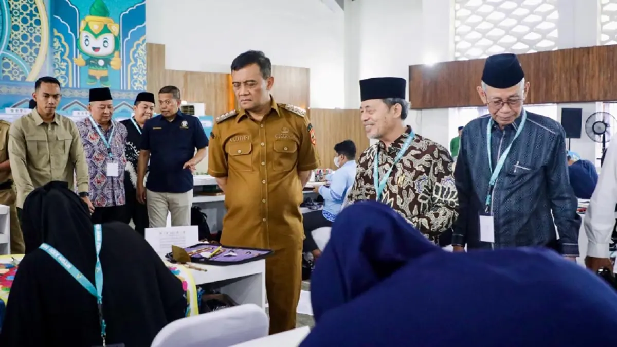 Gubenur Jawa Tengah Ahmad Luthfi saat meninjau pelaksanaan sejumlah cabang MTQ.