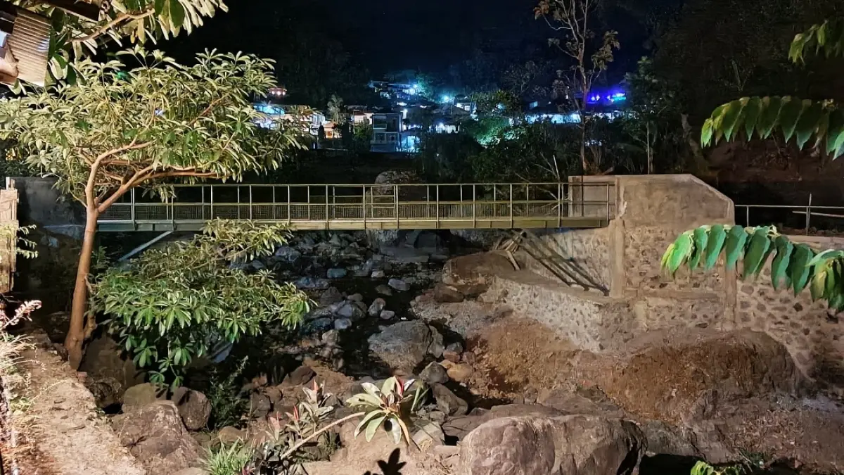 JEMBATAN BARU: Jembatan Kali Jambe hasil swadaya warga Desa Tempur, turut disiapkan menjadi spot wisata baru.
