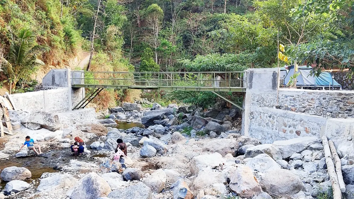 KOKOH: Jembatan yang dibangun oleh para petani kopi di Desa Tempur rampung dibangun.&nbsp; (PEMDES TEMPUR UNTUK RADAR KUDUS)