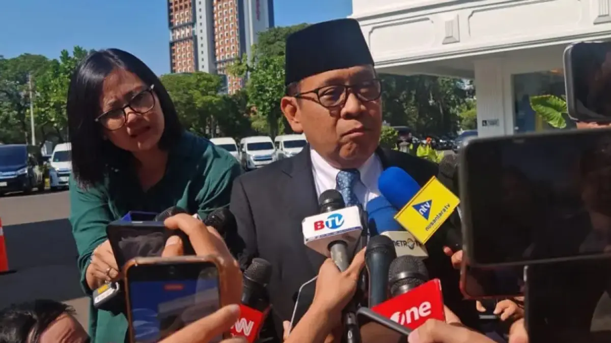 Menteri Koordinator Bidang Pembangunan Manusia dan Kebudayaan (Menko PMK) Pratikno mendatangi Kompleks Istana Kepresidenan, Jakarta, Senin (14/9). (Istimewa)