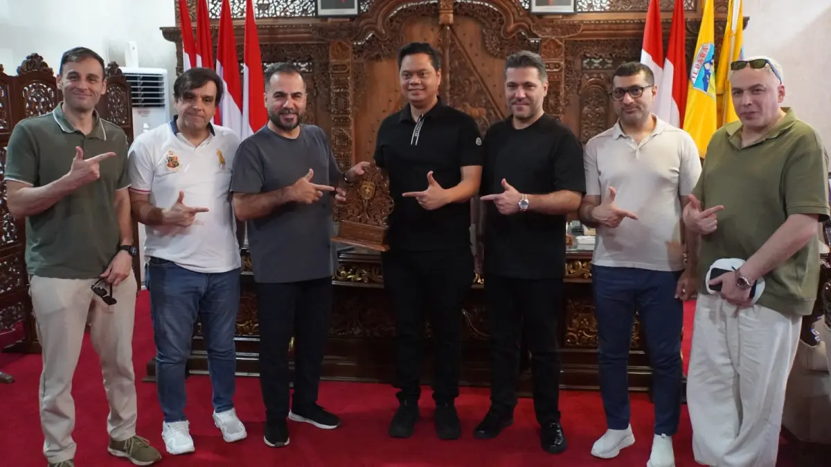 RAMAH INVESTASI: Bupati Jepara Witiarso Utomo saat menerima kunjungan investor asal Dubai.