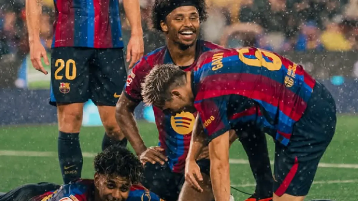 Lamine Yamal, Gavi, Karim Adeyemi - tim Barcelona.