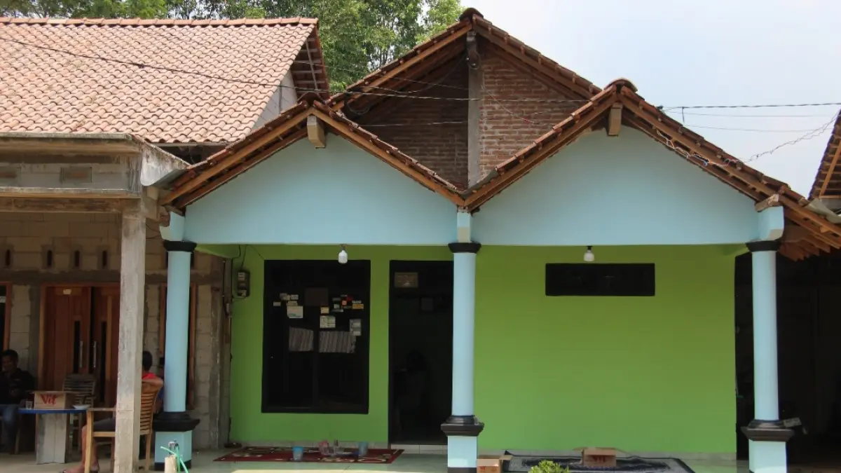 MENUNGGU KEPULANGAN: Salah satu rumah korban KM Virgo Transport 8, Mashudi (27) di Dukuh Karang Sondo RT 38/RW 6 Desa Plajan Pakis Aji. (FIKRI THOHARUDIN/RADAR KUDUS)